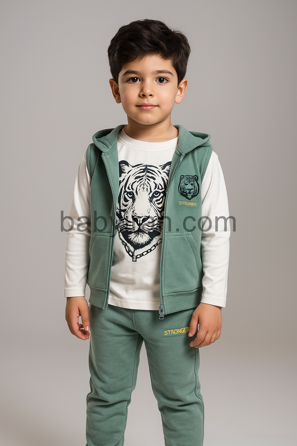 ست لباس پسرانه شیک سه‌تکه (هودی، شلوار اسلش و تیشرت) طرح ببر – مناسب سن 2 تا ۷ سال